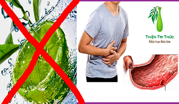 Người bị viêm loét dạ dày không nên dùng chanh.